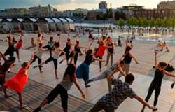 Semua orang menari: bagaimana Beranda Tarian telah berubah di Taman Sokolniki